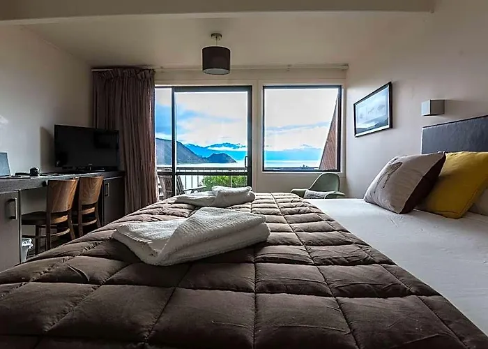 Hawea Hotel